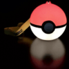 Poké Ball nyckelring med LED-ljus - Pokémon